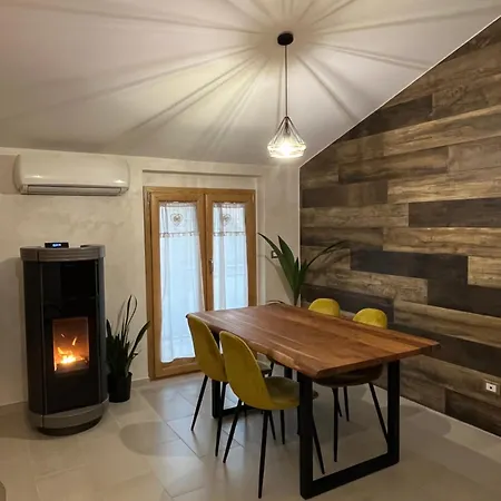La Mansarda Apartment *